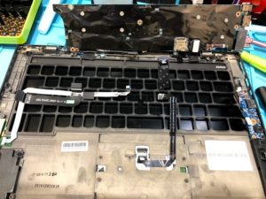 ノートパソコンのキーボードの分解・修理のイメージ‐Eyesmart稲毛・八千代